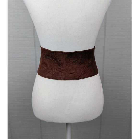 B- Low The Belt Brown Genuine Leather XS Wide Waist Belt Gold Buckle Medallion - Picture 3 of 13